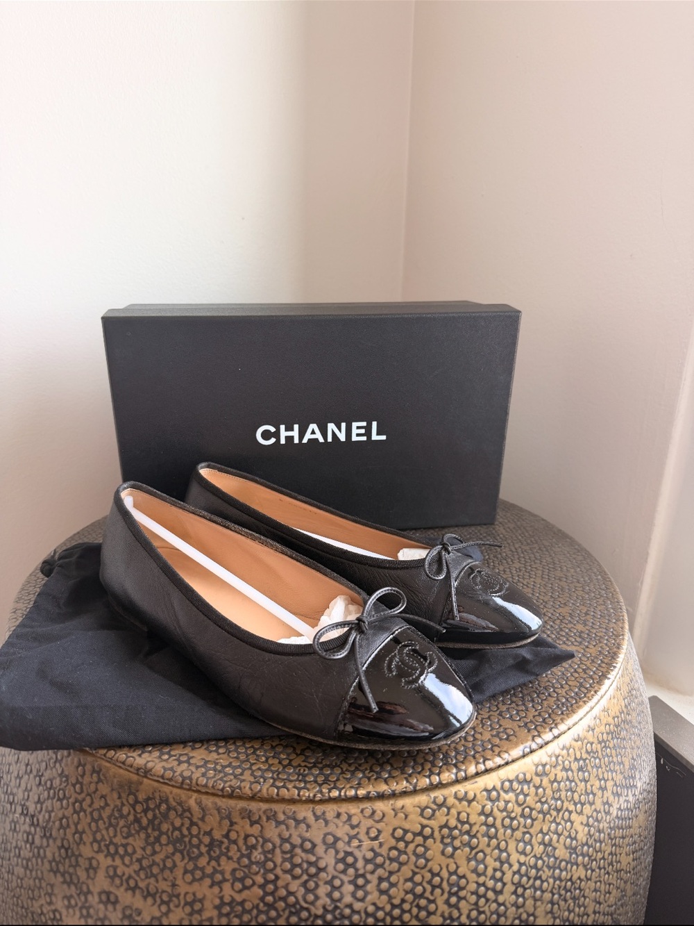 CHANEL Black Patent Cap-Toe Ballet Flats with CC Logo